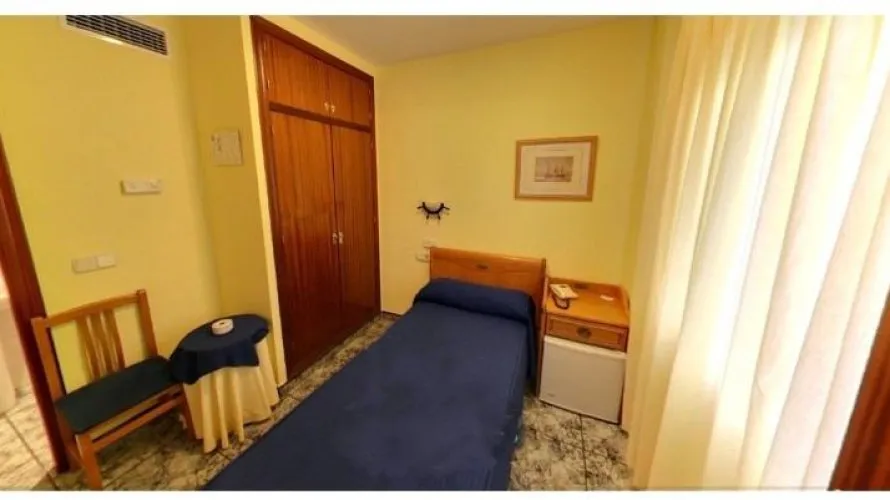 Hotel de 16 dormitorios en Santiago de la Ribera, Spain No. 628 № 19