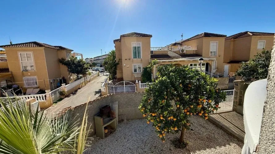 Villa de 4 dormitorios en Playa Flamenca II, Spain No. 175 № 15