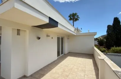 Сasa de 4 dormitorios en Albir, Spain No. 913