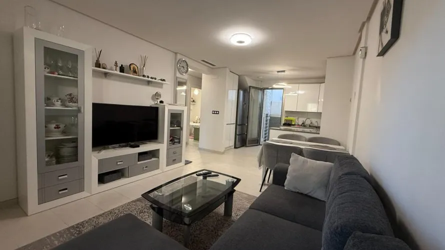 Apartamento de 3 dormitorios en Torrevieja, Spain No. 173 № 1