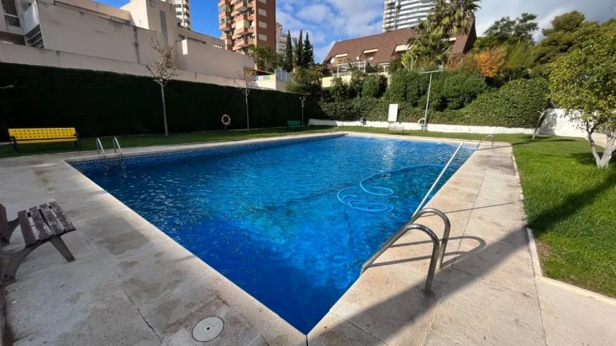 Apartamento de 2 dormitorios en Benidorm, Spain No. 405 № 24