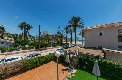 Villa de 293m² en La Zenia, Spain No. 1443