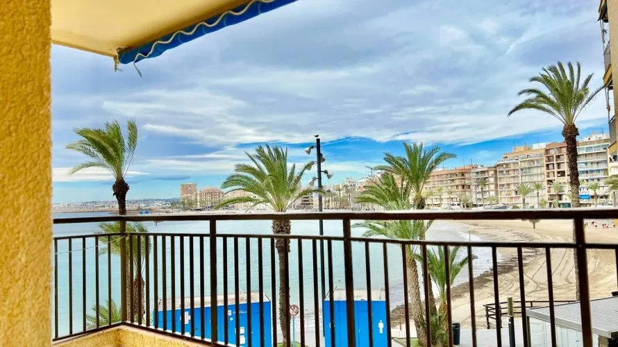 Apartamento de 3 dormitorios en Torrevieja, Spain No. 1050 № 13