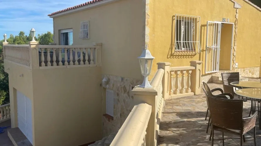 Apartamento de 4 dormitorios en La Nucia, Spain No. 1475