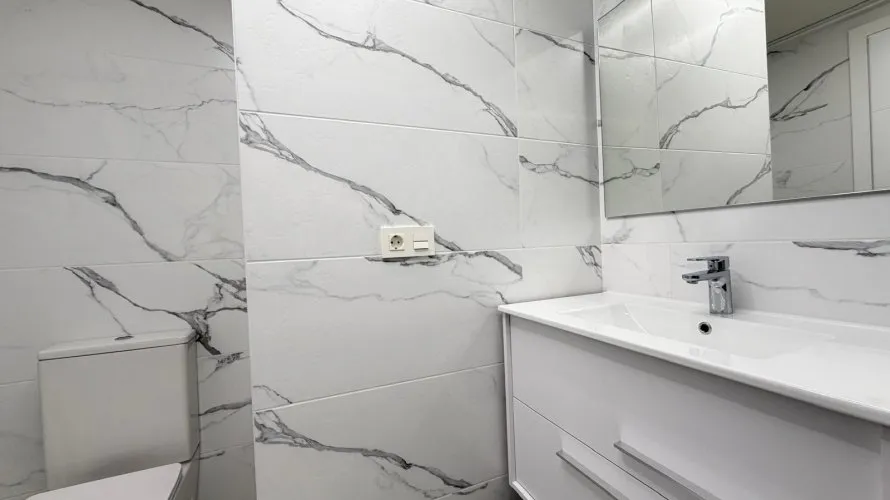 Apartamento de 2 dormitorios en Torrevieja, Spain No. 1055 № 23