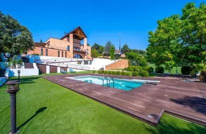 Apartamento de 8 dormitorios en Las Rozas de Madrid, Spain No. 1610