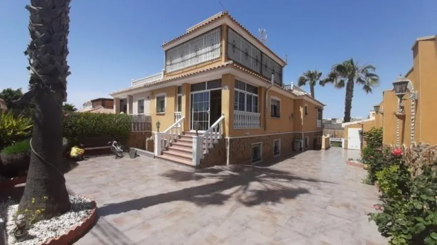 Apartamento de 283m² en Torrevieja, Spain No. 649 № 21