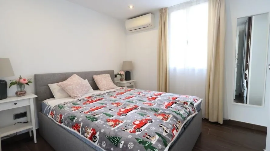 Apartamento de 4 dormitorios en Cabo Roig, Spain No. 888 № 10