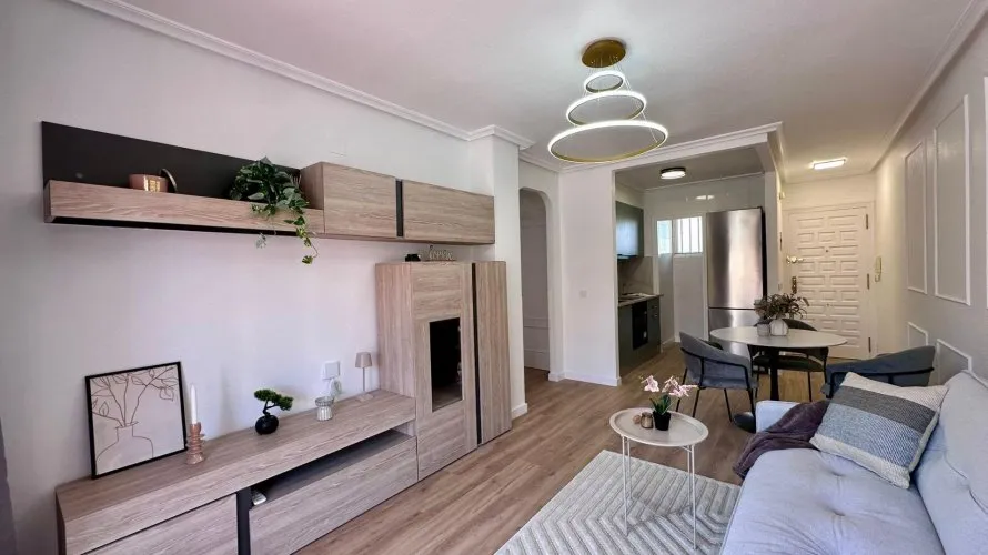 Apartamento de 2 dormitorios en Torrevieja, Spain No. 1500 № 4