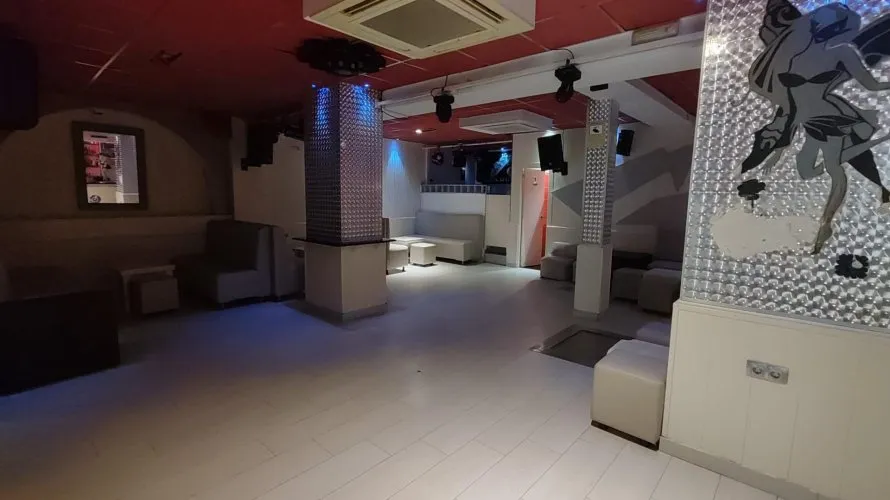 Propiedad comercial de 170m² en Villamartin, Spain No. 672