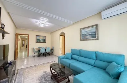 Apartamento de 3 dormitorios en Torrevieja, Spain No. 1052