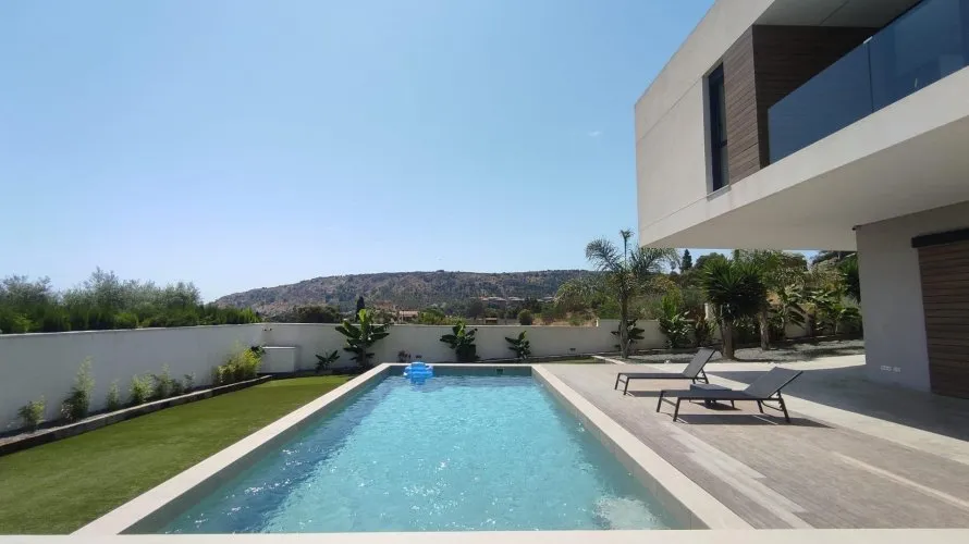 Villa de 5 dormitorios en Alicante, Spain No. 1590 № 27