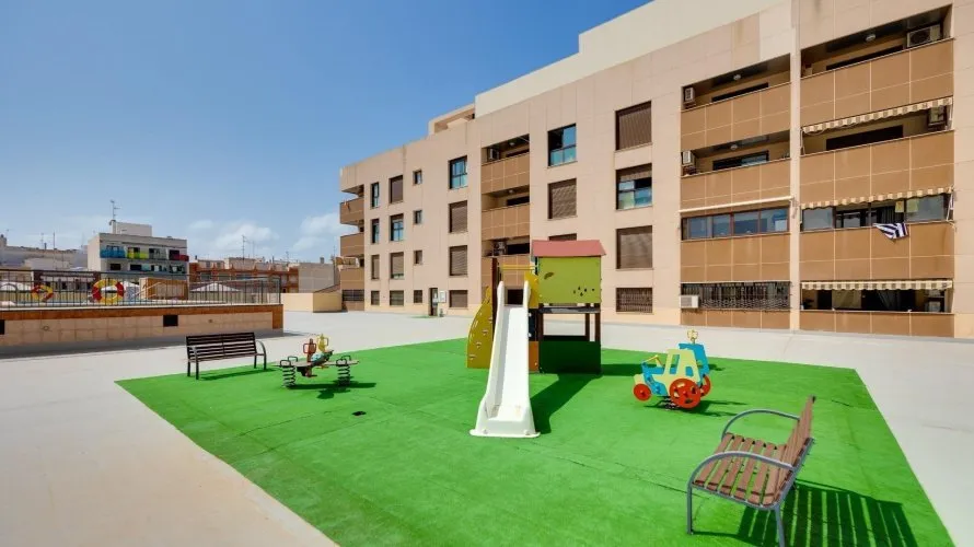 Apartamento de 2 dormitorios en Torrevieja, Spain No. 1424 № 20
