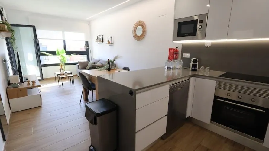Apartamento de 2 dormitorios en Alicante, Spain No. 894 № 2
