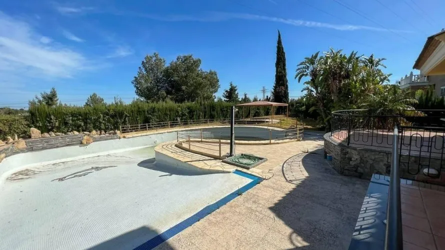Apartamento de 4 dormitorios en Manises, Spain No. 1369 № 4