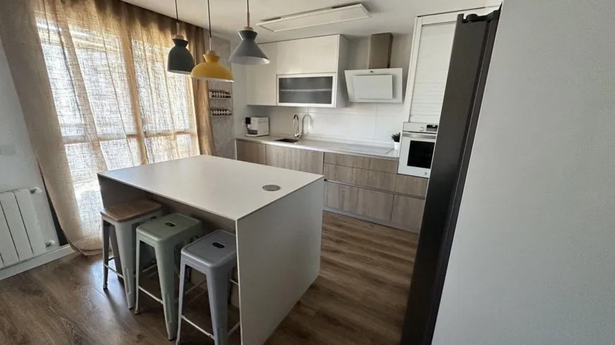 Apartamento de 3 dormitorios en Alicante, Spain No. 1615 № 2