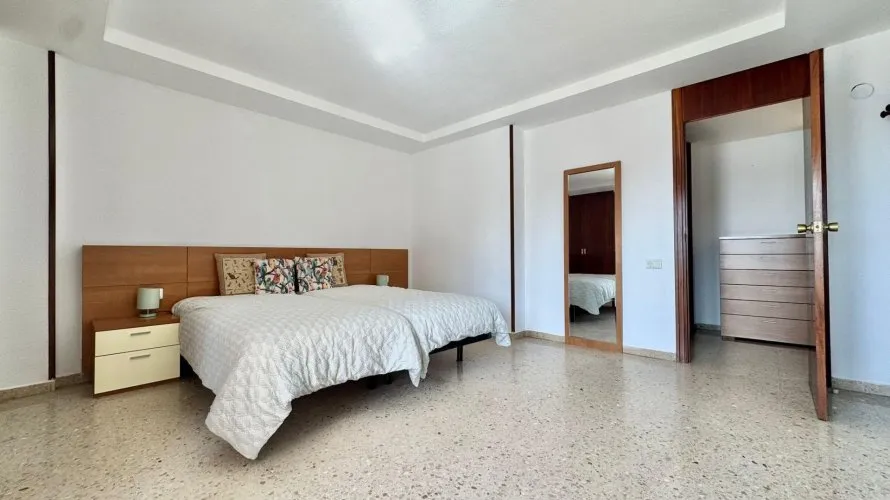 Apartamento de 2 dormitorios en Benidorm, Spain No. 880 № 27