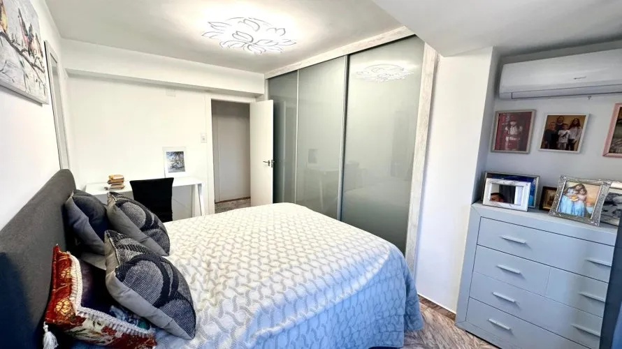 Apartamento de 4 dormitorios en Alicante, Spain No. 1550 № 27