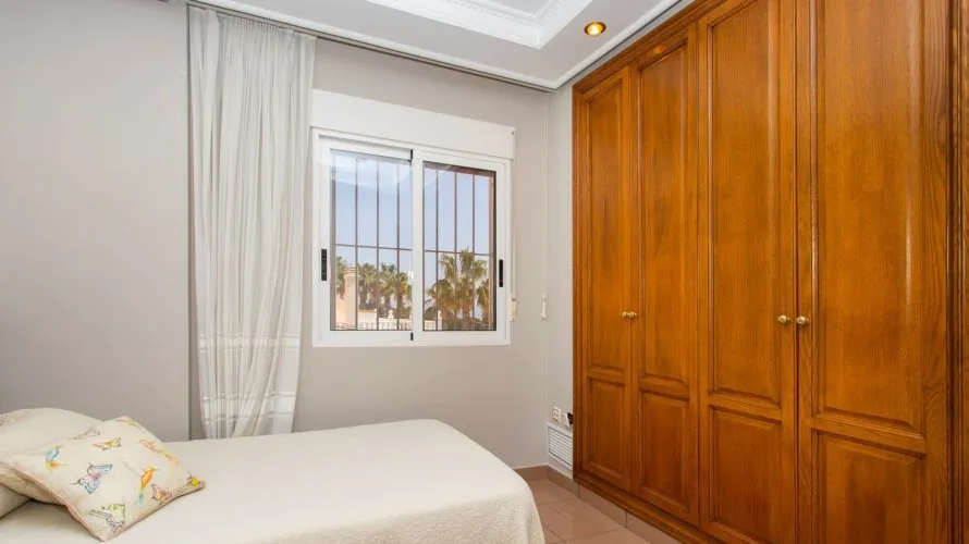 Villa de 180m² en Torrevieja, Spain No. 1557 № 3