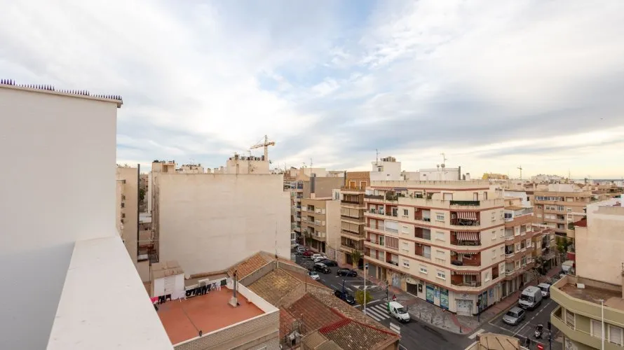 Apartamento de 80m² en Torrevieja, Spain No. 1558 № 1