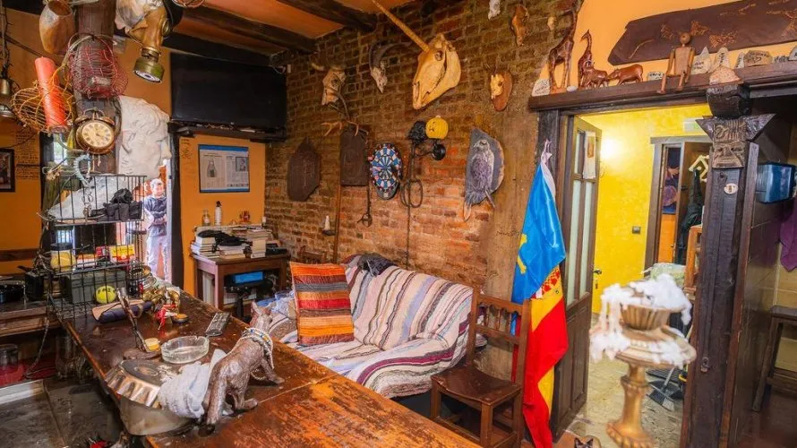 Villa de 8 dormitorios en Lena, Spain No. 1294