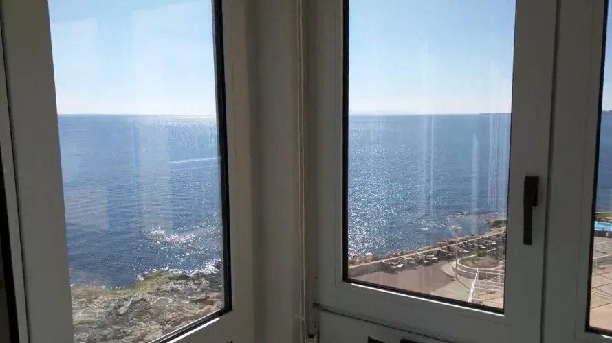 Apartamento de 4 dormitorios en Torrevieja, Spain No. 122 № 1