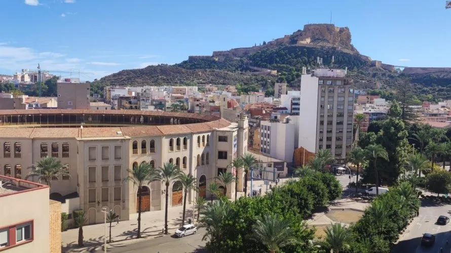 Apartamento de 2 dormitorios en Alicante, Spain No. 905 № 15