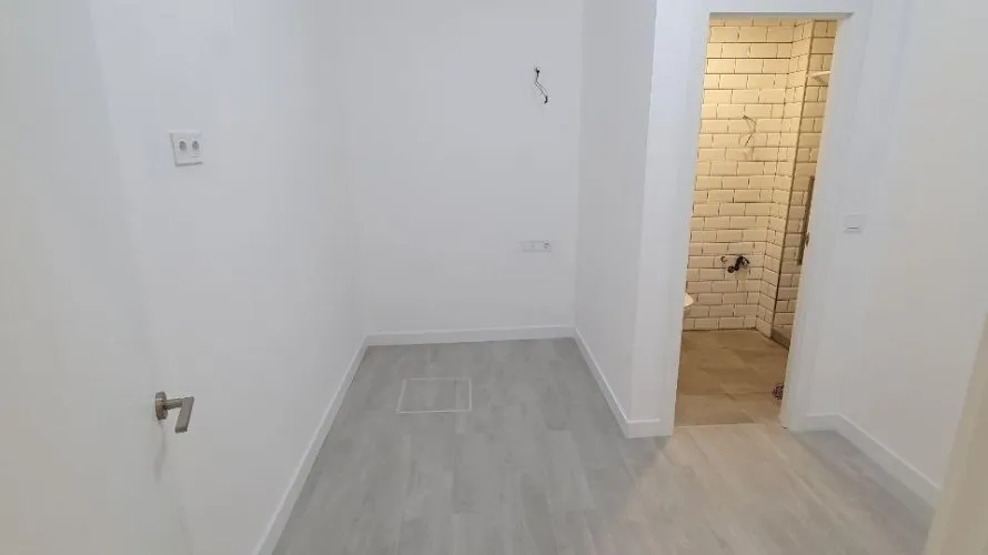 Oficina de 102m² en Alicante, Spain No. 2709 № 5