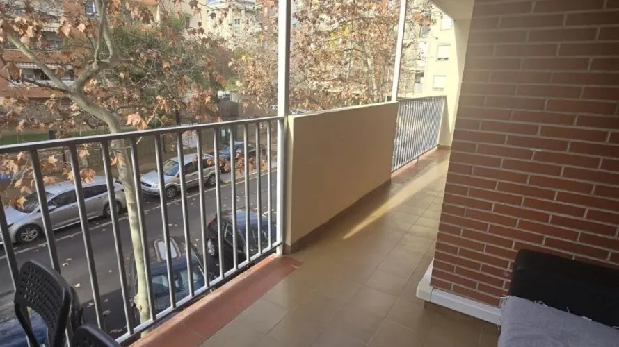 Apartamento de 4 dormitorios en Paterna, Spain No. 1521 № 3