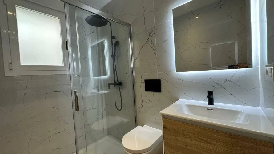 Apartamento de 3 dormitorios en Torrevieja, Spain No. 160 № 2