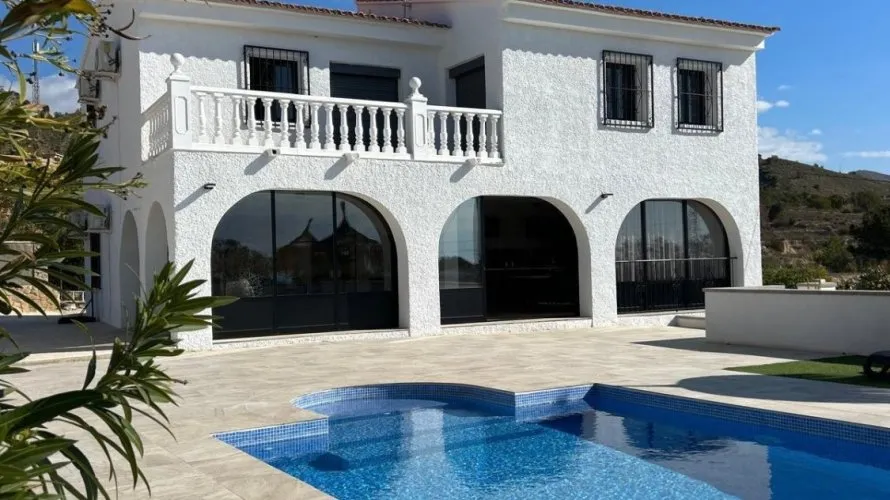 Сasa de 4 dormitorios en Villajoyosa, Spain No. 841 № 3