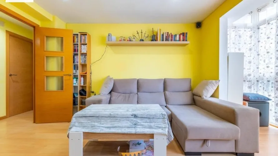 Apartamento de 3 dormitorios en Alicante, Spain No. 995 № 1