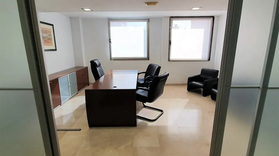 Oficina de 126m² en Alicante, Spain No. 302 № 1