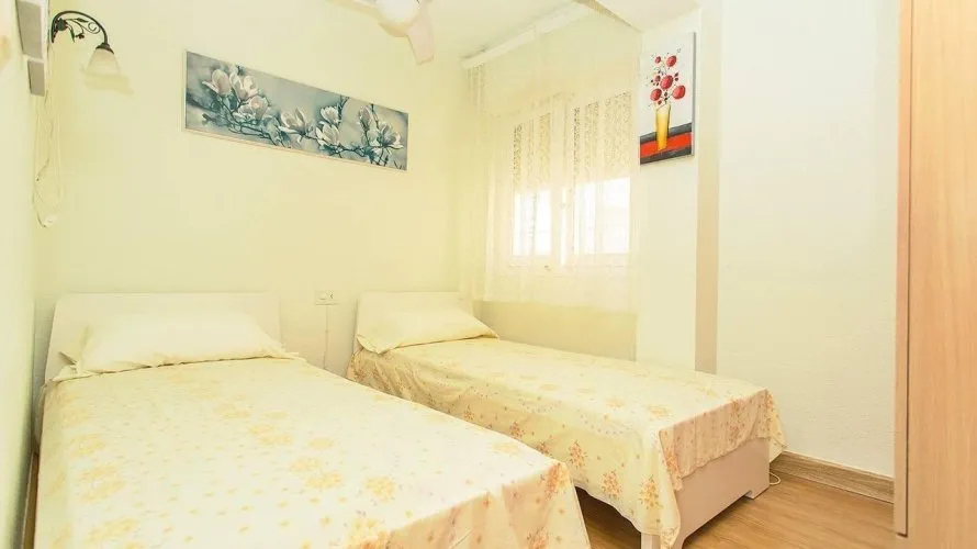 Apartamento de 3 dormitorios en Torrevieja, Spain No. 246 № 14