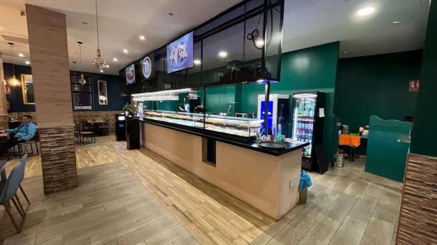 Propiedad comercial de 347m² en Benidorm, Spain No. 536 № 6