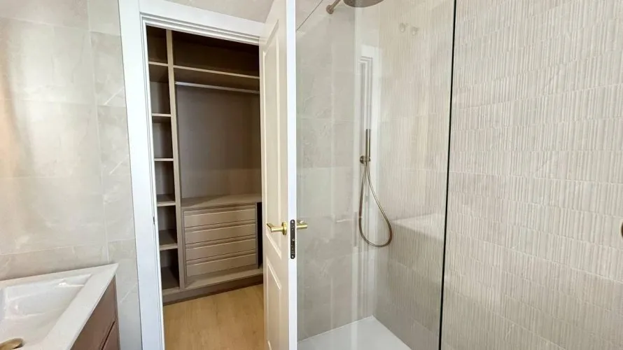 Apartamento de 2 dormitorios en Madrid, Spain No. 1096 № 22
