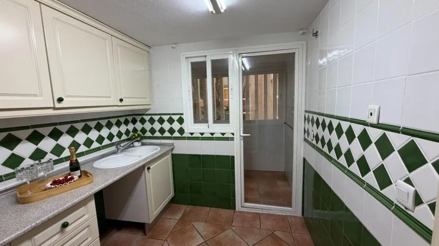 Apartamento de 2 dormitorios en Alicante, Spain No. 911 № 21