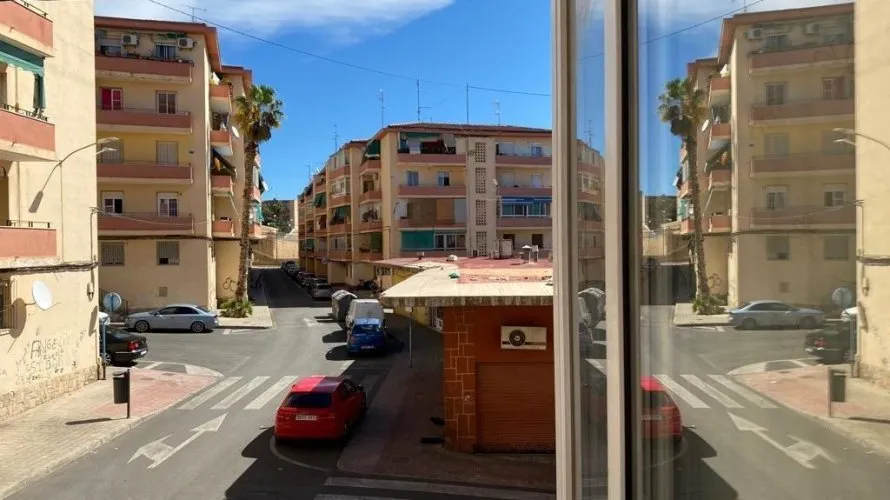 Apartamento de 2 dormitorios en Alicante, Spain No. 2940 № 23