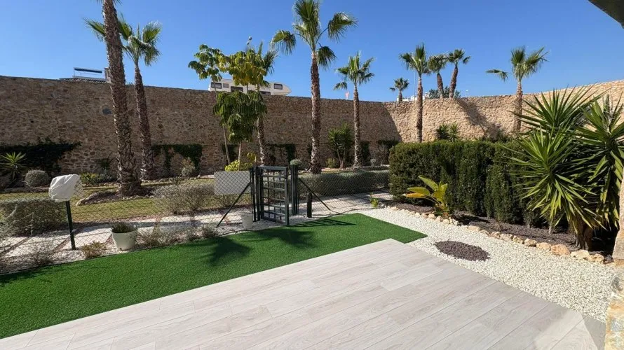 Apartamento de 2 dormitorios en Villamartin, Spain No. 1057 № 3