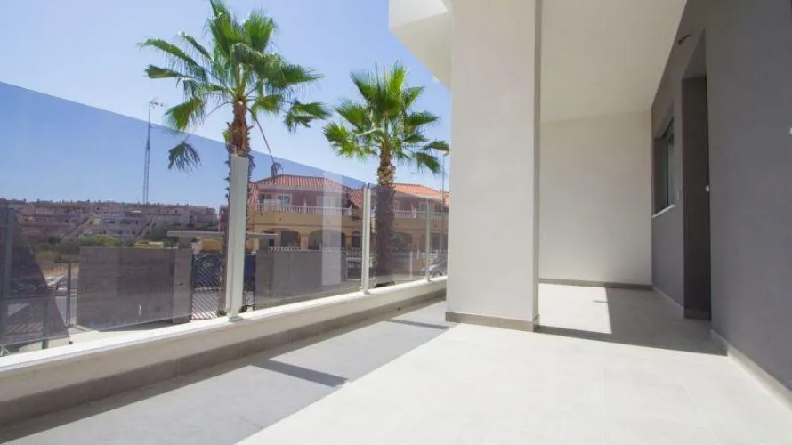Apartamento de 2 dormitorios en Campoamor, Spain No. 282 № 12