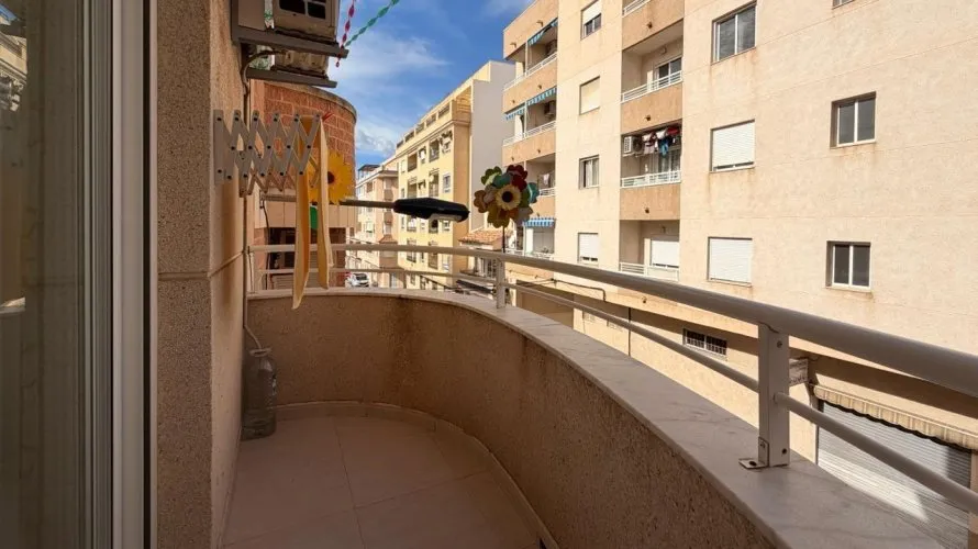 Apartamento de 3 dormitorios en Torrevieja, Spain No. 2878 № 1