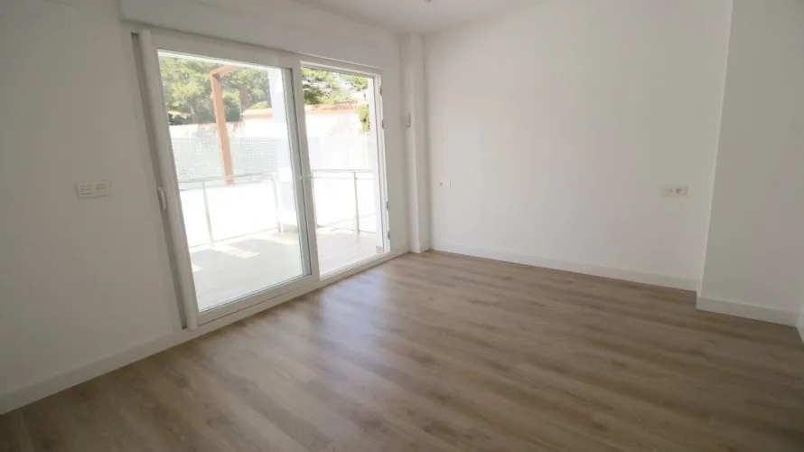 Apartamento de 4 dormitorios en La Torre, Spain No. 332 № 6