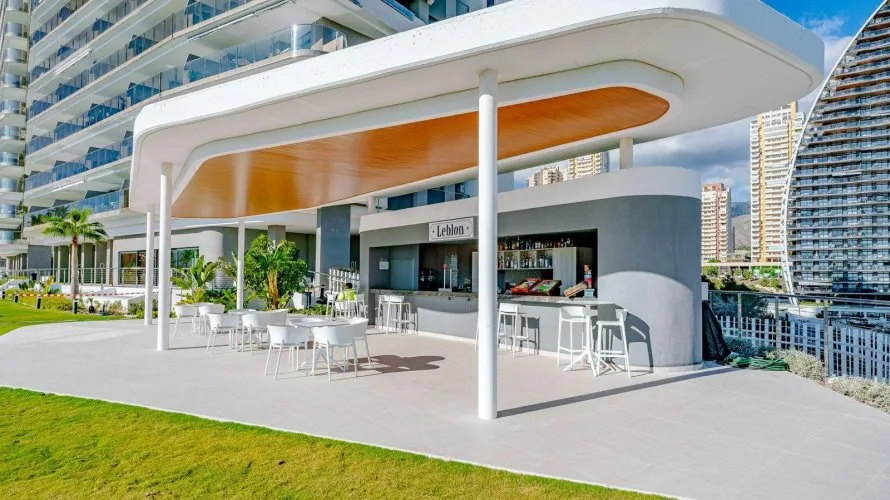 Apartamento de 3 dormitorios en Benidorm, Spain No. 703 № 4