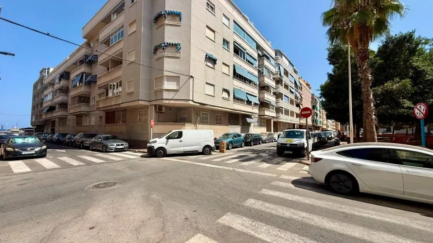Apartamento de 2 dormitorios en Torrevieja, Spain No. 3066 № 24