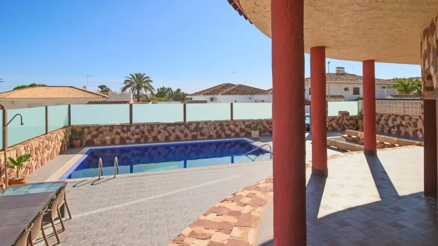 Villa de 624m² en La Zenia, Spain No. 3052 № 5