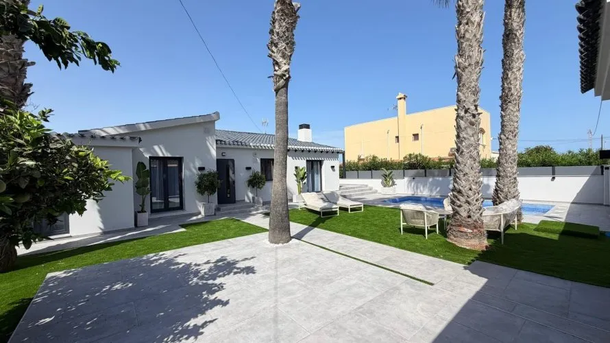 Villa de 4 dormitorios en Torrevieja, Spain No. 3132 № 3