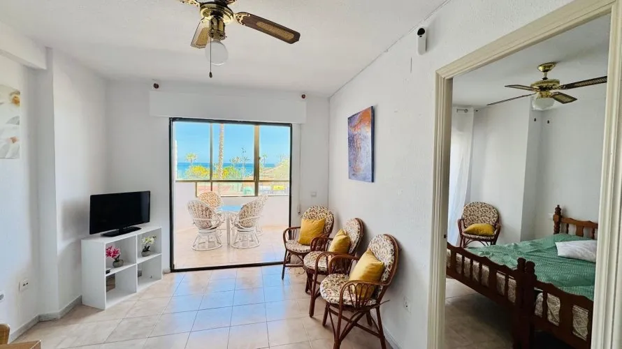 Apartamento de 80m² en Torrevieja, Spain No. 3134
