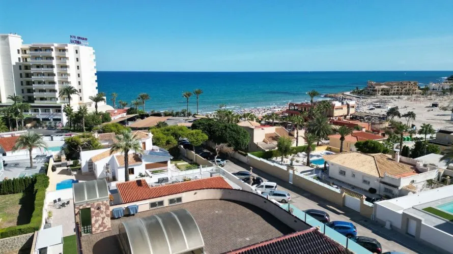 Villa de 624m² en La Zenia, Spain No. 3052 № 1