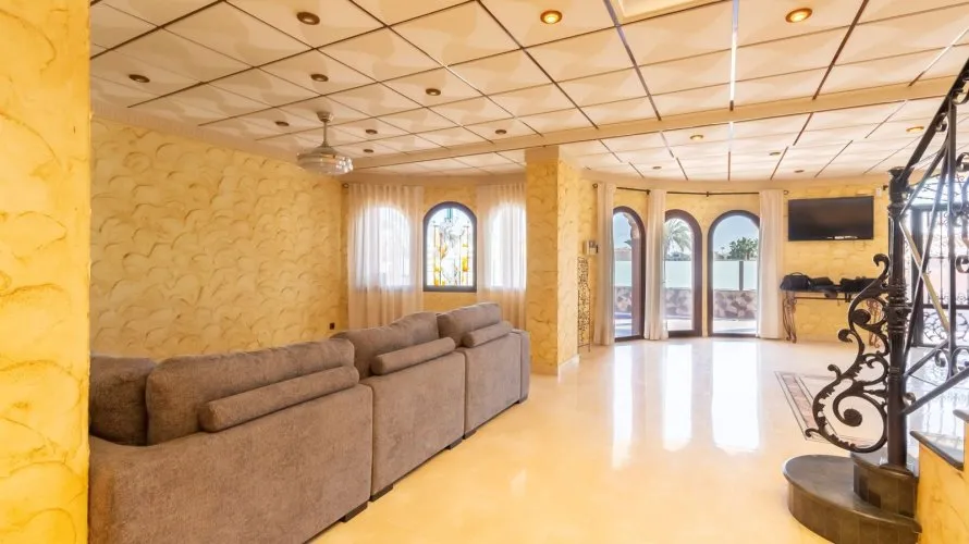 Villa de 624m² en La Zenia, Spain No. 3052 № 24