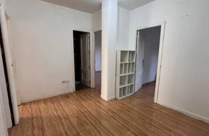 Apartamento de 2 dormitorios en Madrid, Spain No. 3063